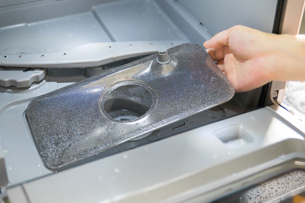 餐饮用洗碗机的重要功能是什么？机器不能比手洗更好