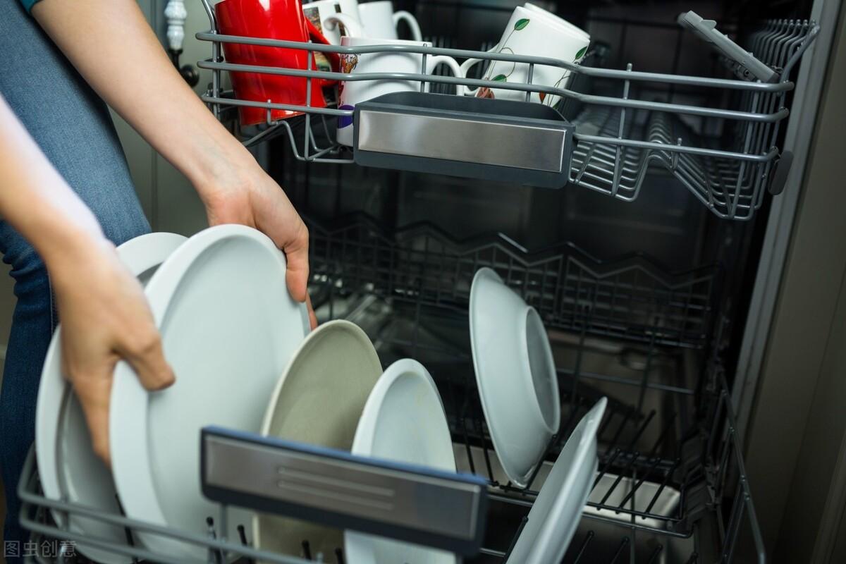 2018年商用洗碗机销售量约为15万台左右！
