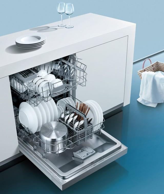 洗碗机相比手洗的优势在哪里？洗碗机都有哪些类型？